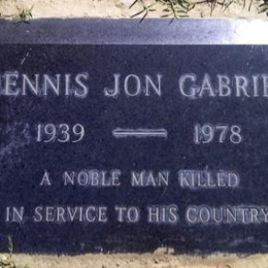 D. Gabriel (grave)