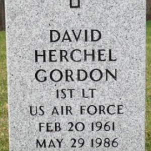 D. Gordon (grave)