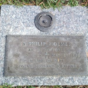 B. Holmes (grave)
