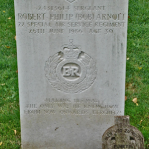 R. Arnott (grave)
