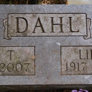 Leo T. Dahl (grave)