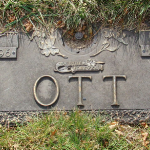 Calvin G. Ott (grave)