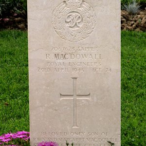 R. MacDowall (Grave)