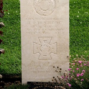 T. Hunter (Grave)