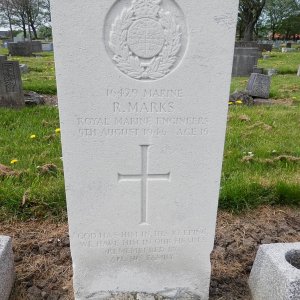R. Marks (Grave)