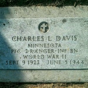 C. Davis (Grave)