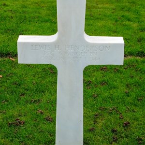 L. Henderson (Grave)
