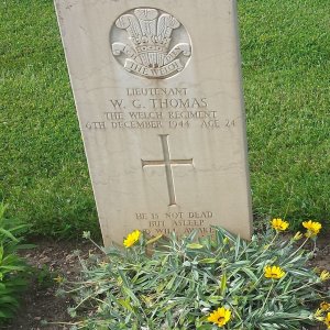 W. Thomas (Grave)