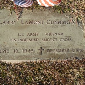 L. Cunningham (Grave)