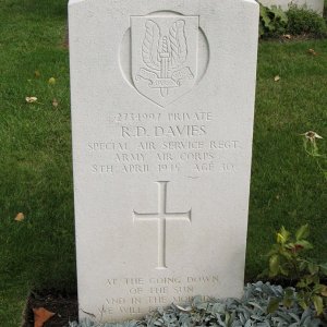 R. Davies (Grave)