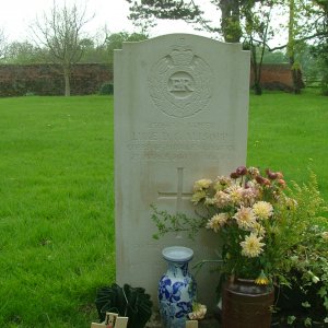 L. Allsopp (Grave)