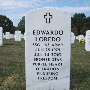 E. Loredo (Grave)