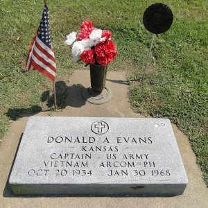 D. Evans (Grave)