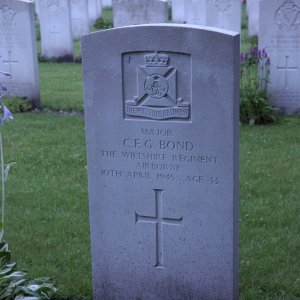 C. Bond (Grave)