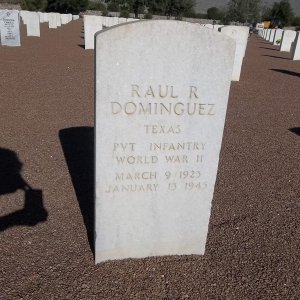 R. Dominguez (Grave)