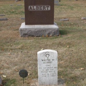 W. Albert (Grave)