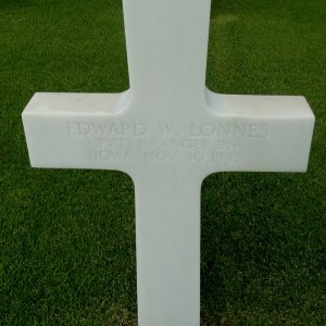 E. Lonnes (Grave)