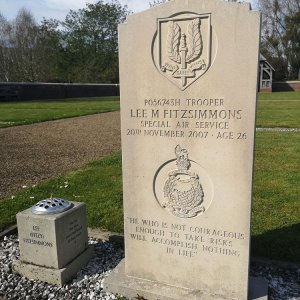 L. Fitzsimmons (Grave)