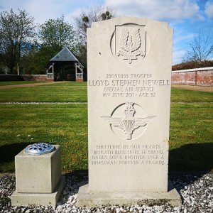 L. Newell (Grave)