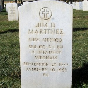 J. Martinez (Grave)