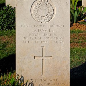 O. Davies (Grave)