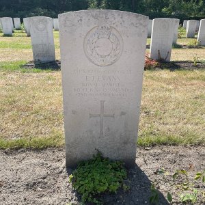 E. Evans (Grave)
