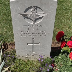F. Bell (Grave)