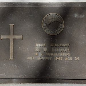B. Ensor (Grave)