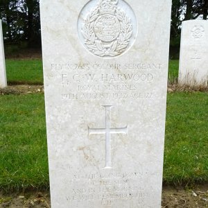 F. Harwood (Grave)