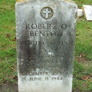 R. Benton (Grave)