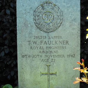T. Faulkner (Grave)