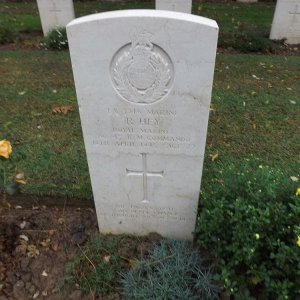 R. Hey (Grave)