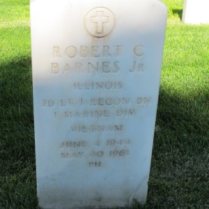R. Barnes (Grave)