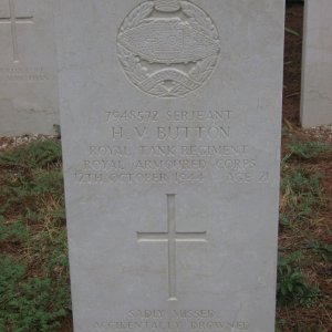 H. Button (Grave)