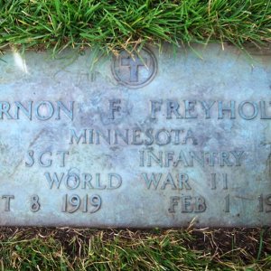 V. Freyholtz (Grave)