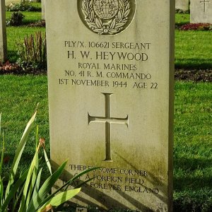 H. Heywood (Grave)