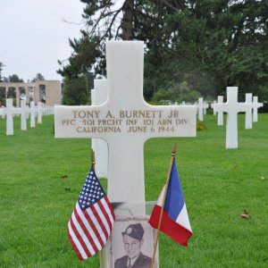 T. Burnett (Grave)