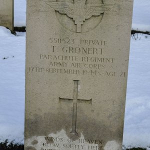 T. Gronert (Grave)