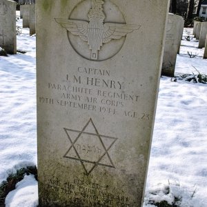 J. Henry (Grave)