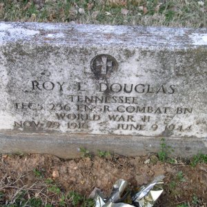 R. Douglas (Grave)