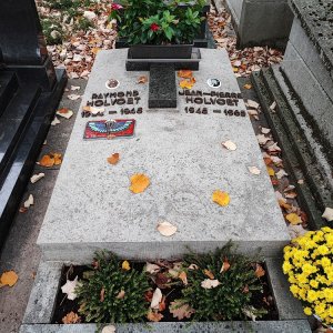 R. Holvoet (Grave)