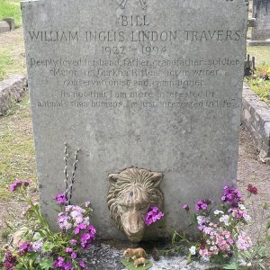 W. Lindon-Travers (Grave)