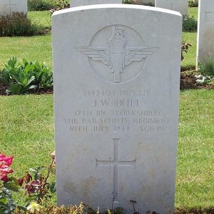 J. Bull (Grave)