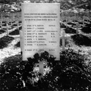 11 Commando graves