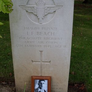 L. Beach (grave)