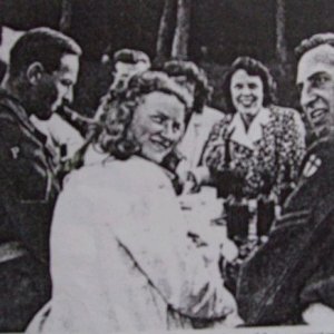 Thomas Hamilton (left)