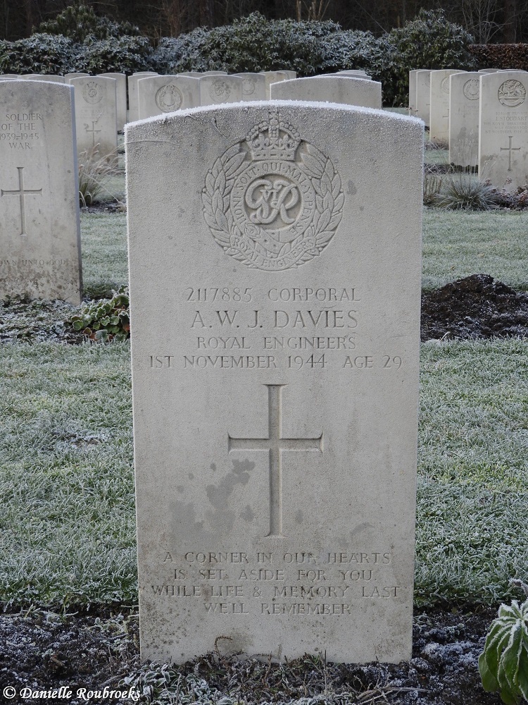 A. Davies (Grave)