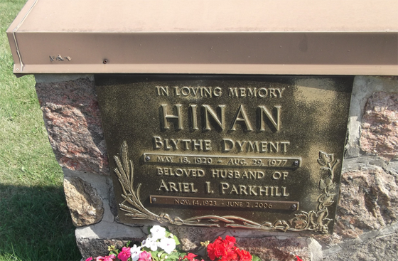 Blythe D. Hinan (grave)
