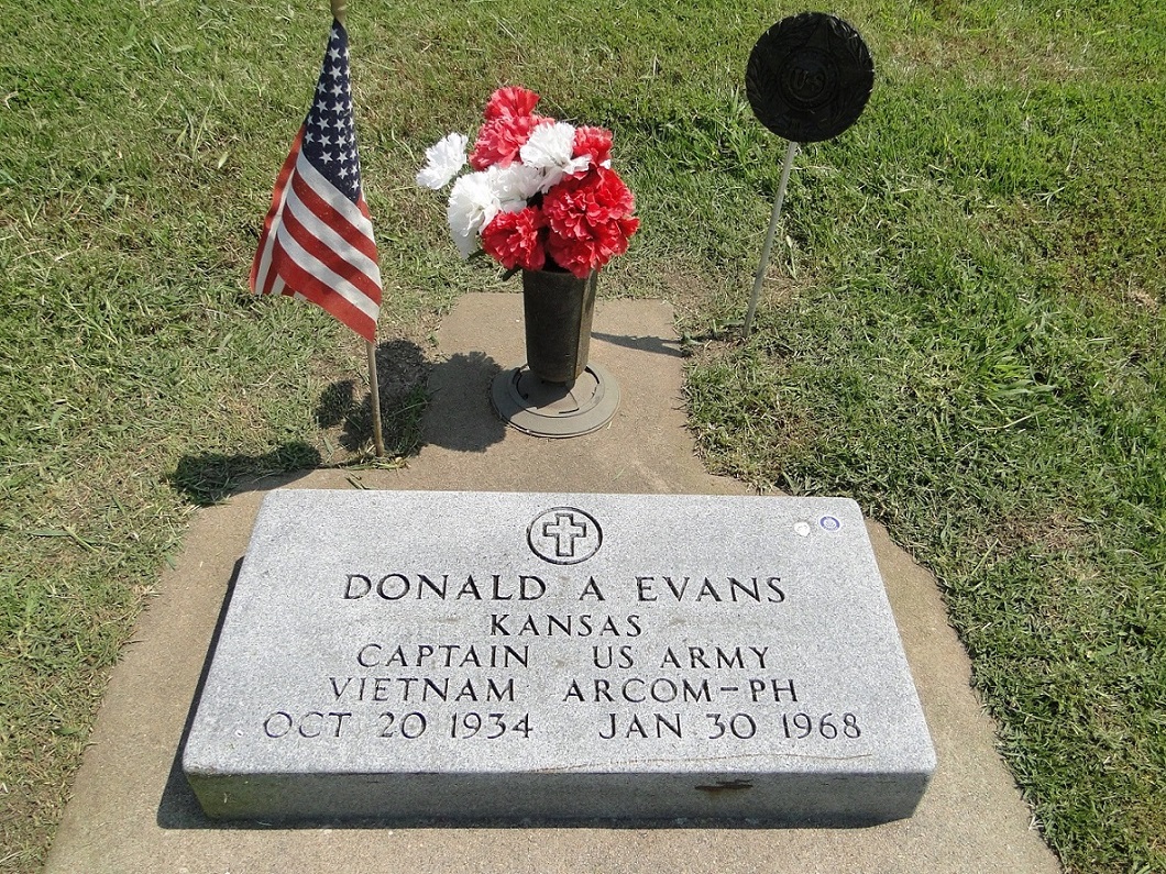 D. Evans (Grave)