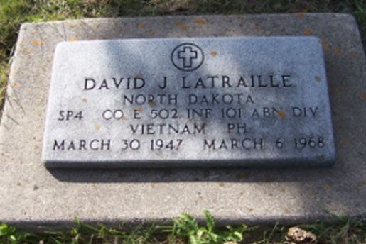 D. Latraille (grave)